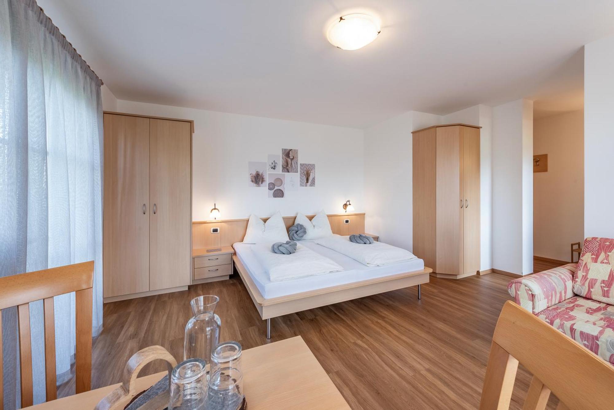 Trinnerhof- Hof Chalets Und Obsthof Mit Zimmer Natz-Schabs Exterior photo